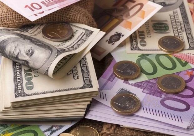 Курс валют в Україні 23 грудня 2022 року: скільки коштує долар і євро. 