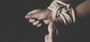 У Дніпрі винесли вирок чоловіку, який викрав двох маленьких дівчаток