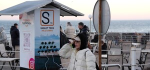 На Ланжероні з'явилася станція для заряджання телефонів