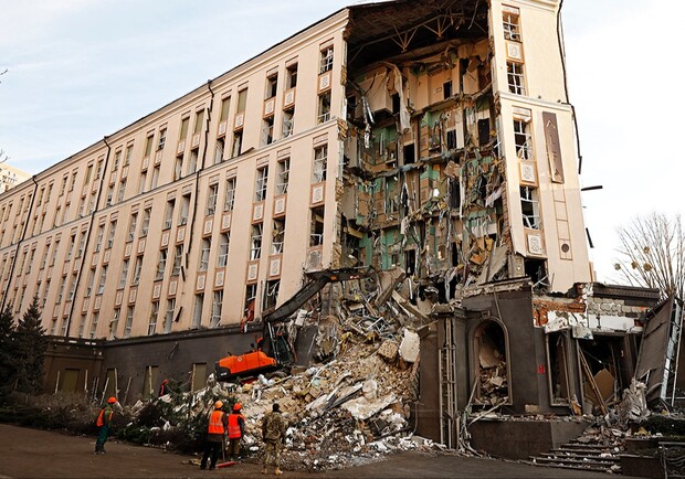 Как выглядит частично разрушенный россиянами 31 декабря отель Alfavito в Киеве - фото. 