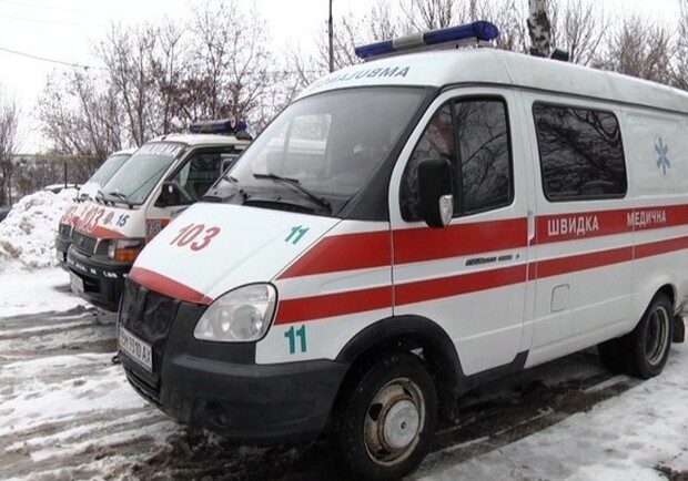 В Киеве молодой человек порезал лицо водителя "скорой" 