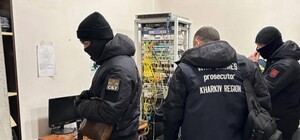 Транслював російські телеканали: на Харківщині чоловіка підозрюють у зраді