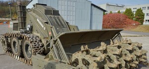 Як у Харківській області працюють машини для розмінування Bozena-5 (відео)