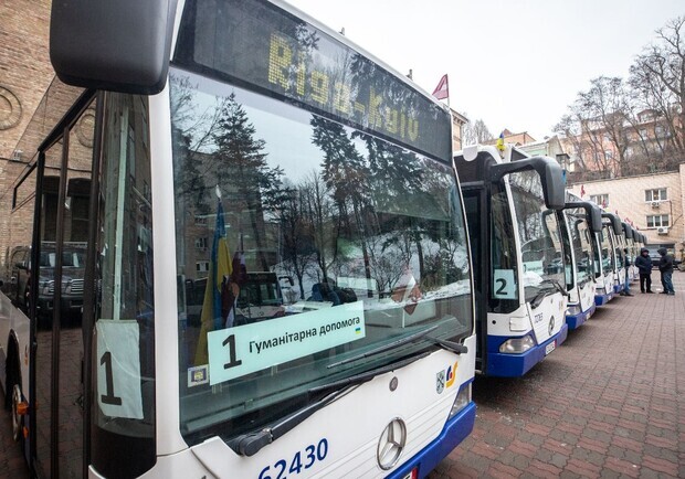 У Києві відновлюють роботу два автобусні маршрути. 