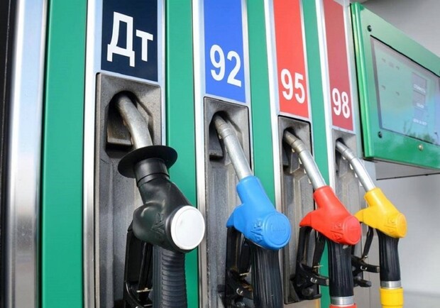 На Київщині кожна друга заправка продає паливо за завищеними цінами. 