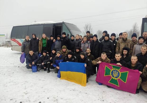 Україна повернула 116 військових та цивільних, які потрапили у полон РФ. 