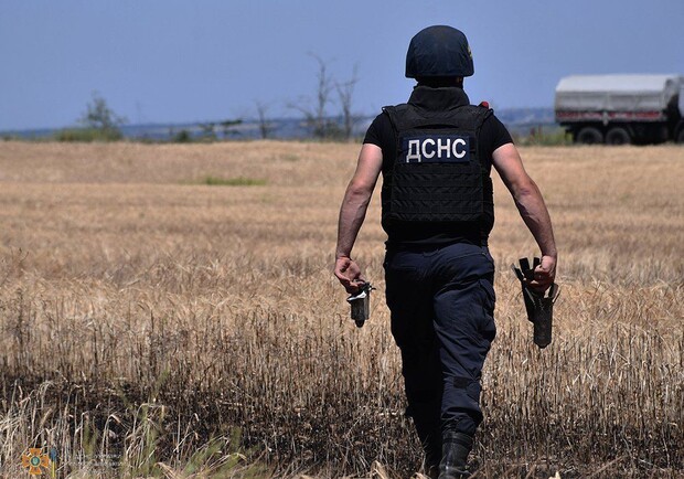 Стало известно, сколько взрывоопасных предметов уже обезвредили в Киевской области. 
