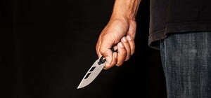 В Запорожье мужчина избил собственную мать и ударил ее ножом