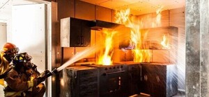 В Запорожье во время пожара в многоэтажке погиб мужчина