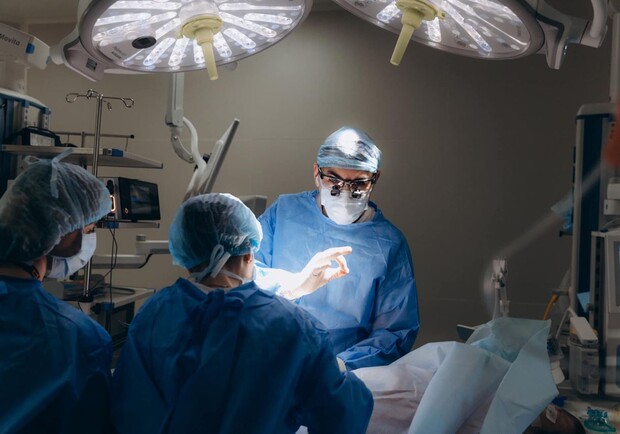 В "Охматдете" провели уникальную урологическую операцию новорожденному. 
