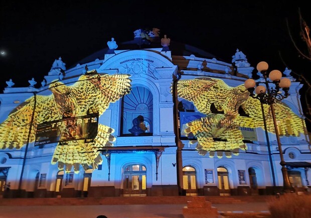 Митець зі Швейцарії підсвітив відомі будівлі в Києві: фото. 