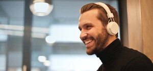 10 песен, которые чаще всего слушали в Днепре в течение недели