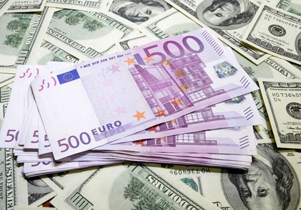 Курс валют в Україні 27 лютого 2023 року: скільки коштує долар і євро. 