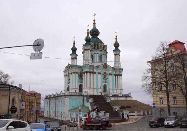У Києві відкрили Пункт Незламності, де можна випити каву зі священником 