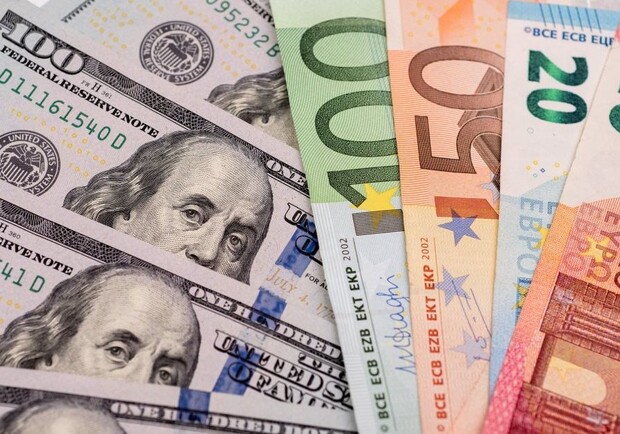Курс валют в Україні 3 березня 2023 року: скільки коштує долар і євро. 