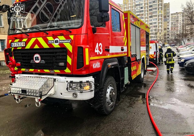 Пожар в киевском подземном паркинге. ФОТО: ГУ ГСЧС Киева 