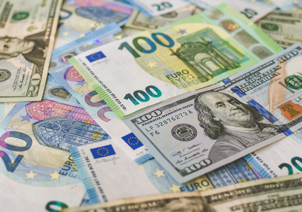Курс валют в Україні 10 березня 2023 року: скільки коштує долар і євро. 