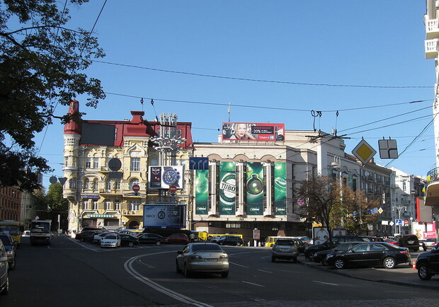 У Києві перейменували площу Льва Толстого та ще 15 вулиць та проспектів. 