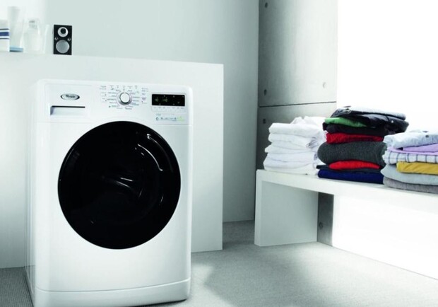 Получи ответ: что делать, если стиральная машина не отжимает белье - фото