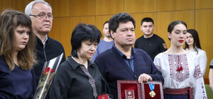 В Одессе вручили государственные награды родным погибших нацгвардейцев