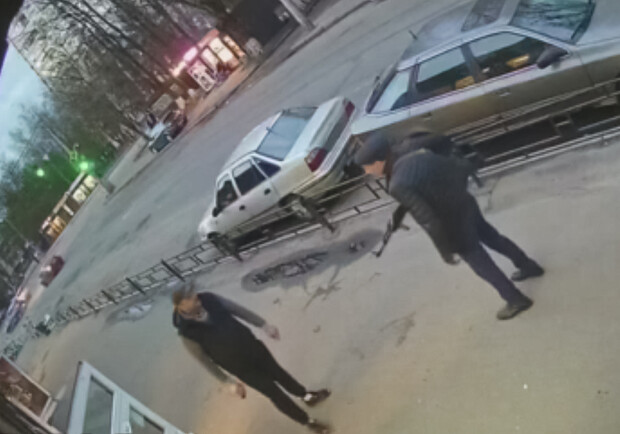 На Солом'янці чоловік стріляв з автомата магазином: його затримали. 