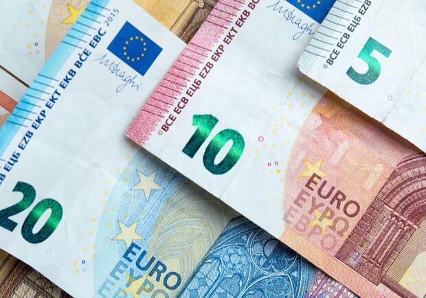 Курс валют в Украине 30 апреля 2023: сколько стоит доллар и евро.