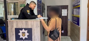 В Одесі жінка змушувала дев'ятирічного сина жебракувати: їй загрожує в'язниця