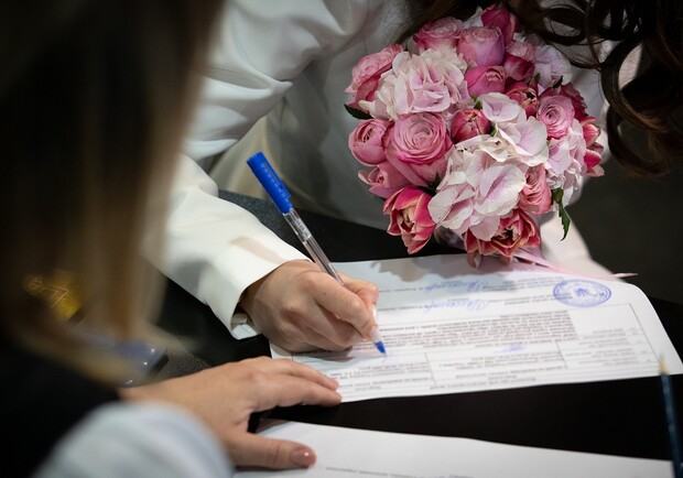 У Києві тепер можна одружитися у кількох ЦНАПах. 