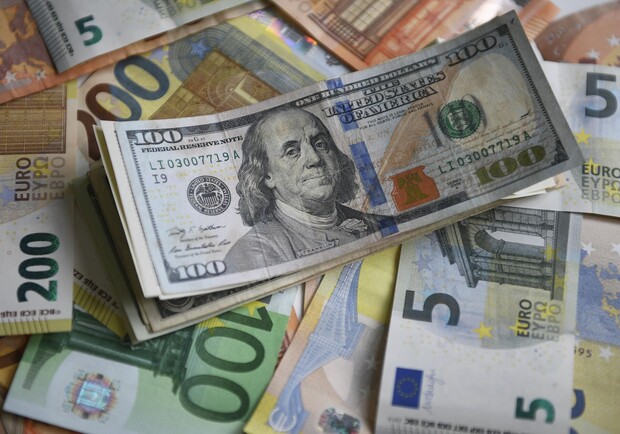 Курс валют в Украине 9 мая 2023: сколько стоит доллар и евро. 