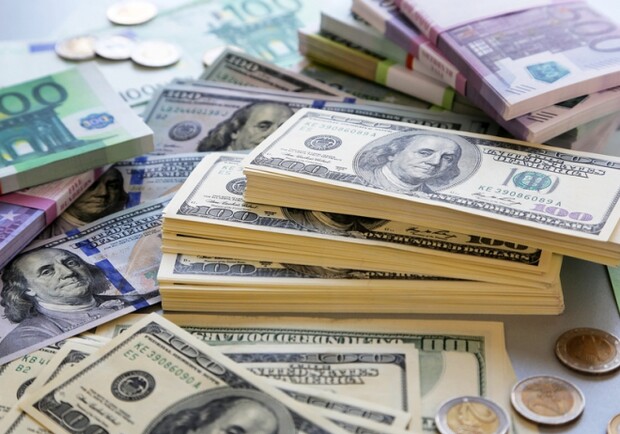 Курс валют в Україні 10 травня 2023 року: скільки коштує долар і євро. 