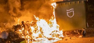 На Виноградарі невідомі підпалили сміттєві баки у декількох ЖК