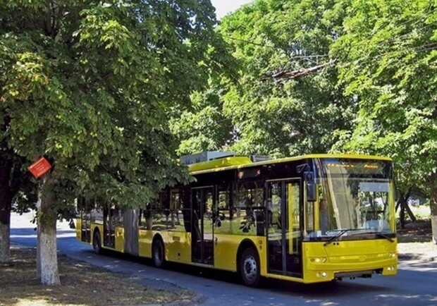 Киевский транспорт будет довозить пассажиров до укрытий во время тревоги - фото