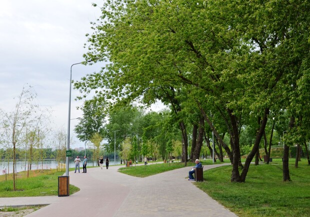 Добігає кінця реконструкція парку "Прибережний" у Дарницькому районі. 