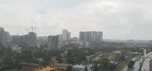 В Киеве начался сильный дождь с градом и грозой