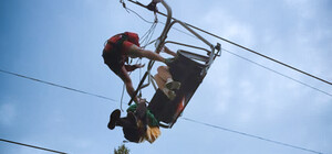 У Славському через несправність зупинилася канатна дорога, туристів знімали рятувальники 