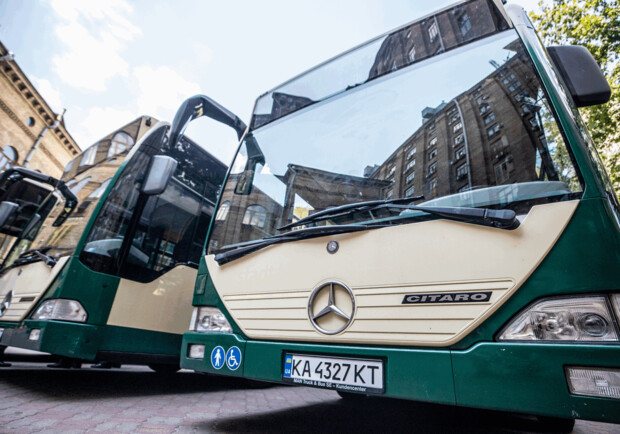 До Києва прибули подаровані місту нові автобуси та вагони метро – фото. 