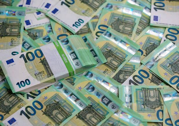 Курс валют в Україні 22 серпня 2023 року: скільки коштує долар і євро 