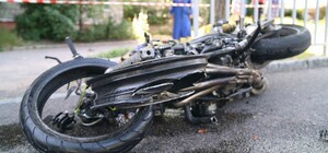 В Днепре произошло ДТП с участием такси и мотоцикла: подробности