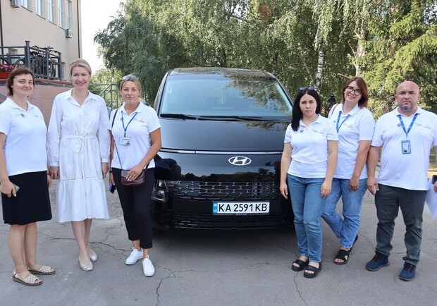 Трем общинам Киевской области передали авто для маломобильных людей: к кому обращаться за вызовом