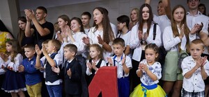 У Харкові шкільну лінійку 1 вересня провели у метро (відео)