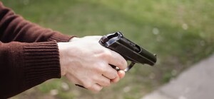 В Дніпропетровській області чоловік влаштував стрілянину: є поранені