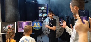 В Запорожье 12-летний художник из Бердянска презентовал собственную книгу