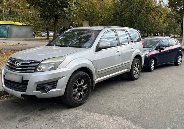 В Киеве столкнулись два автомобиля без водителей - 