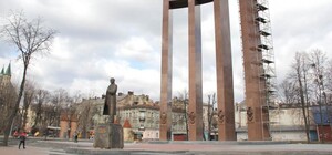 Біля пам'ятника Бандері у Львові перехожі знайшли тіло чоловіка
