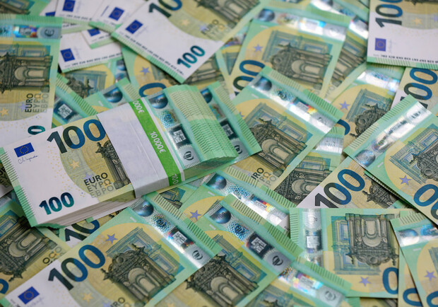 Курс валют в Украине 24 октября 2023: сколько стоит доллар и евро - 