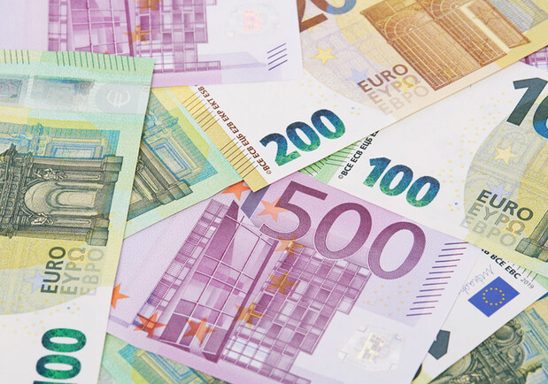 Курс валют в Україні 24 жовтня 2023 року: скільки коштує долар і євро - фото