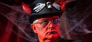 Директор Одесского зоопарка выпустил новый клип к Хэллоуину