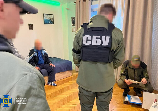 СБУ затримала двох осіб, які збирали дані координатів ППО у Києві. 