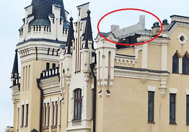В Киеве над "Замком Ричарда" начали строить надстройку. 