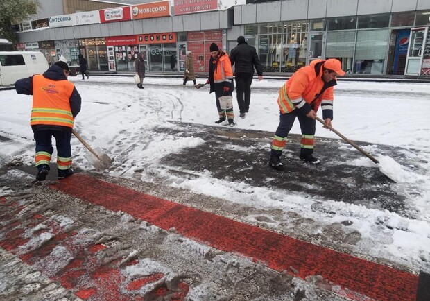 Не убран снег в Киеве: зафиксировано более сотни нарушений. 
